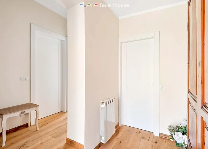 Scirocco, Terremarine Villa *